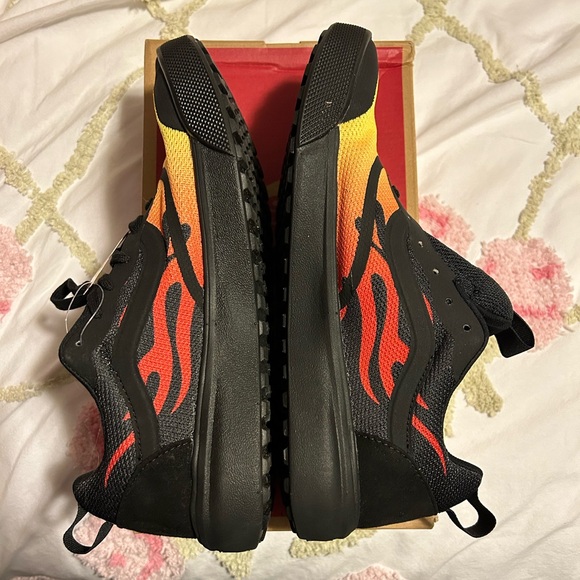 Vans Ultrarange Rapidweld Flames Size Men 9.5 Women 11 - Picture 2 of 10